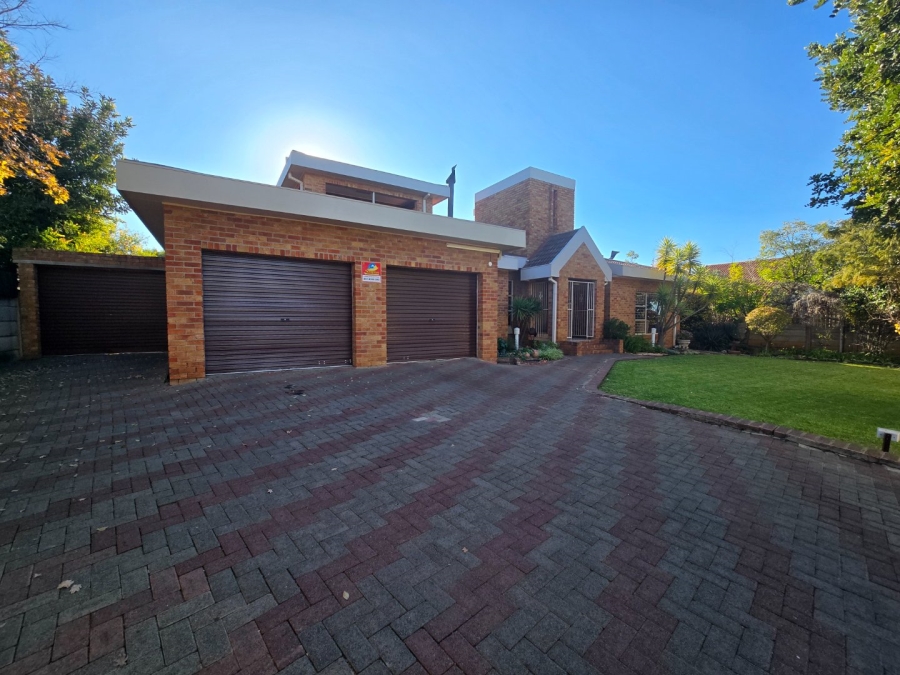 4 Bedroom Property for Sale in Universitas Ridge Free State